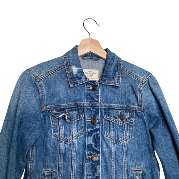 ABERCROMBIE & FITCH Classic Distressed Denim Jacket Size Small - Picture 3 of 13